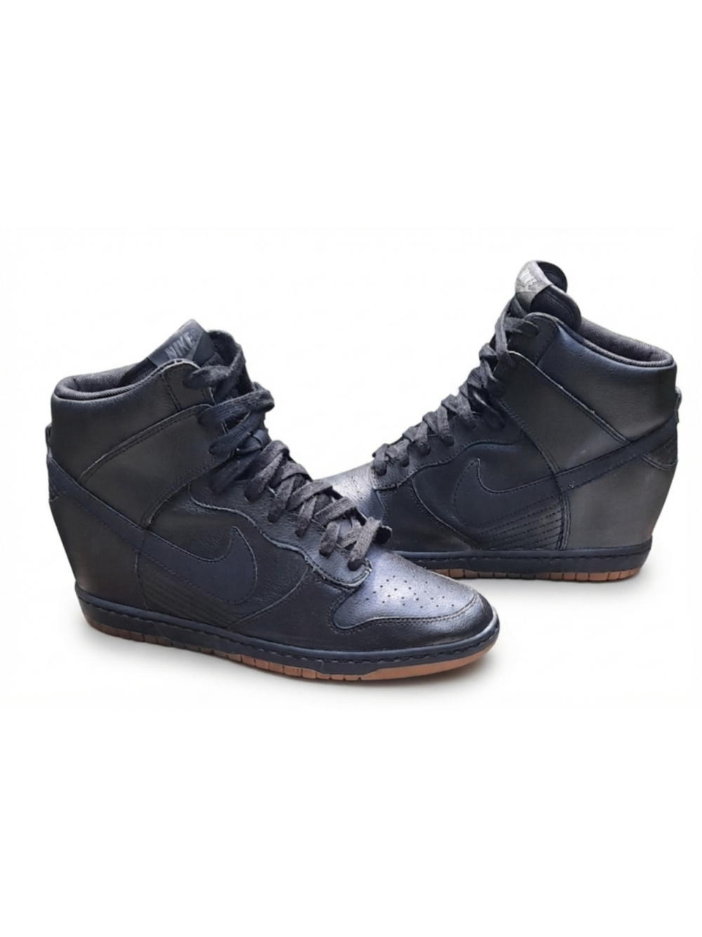 2016 NIKE AIR DUNK SKY HI
ESSENTIAL BLACK GUM HIDDEN
WEDGE HEEL 64-4877-014-10.5
